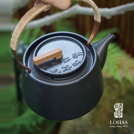 快雪時晴陶壺900ml｜王羲之書法刻紋・紫銅提梁設計・內置濾孔實用茶壺