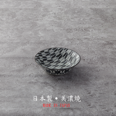 【株式会社アワサカ】矢絣小缽